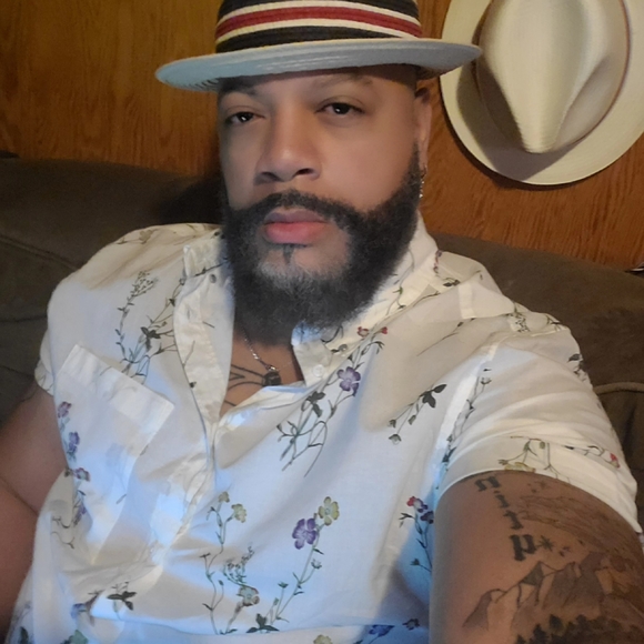 Meet your Posher, Calvin - Picture 4 of 5